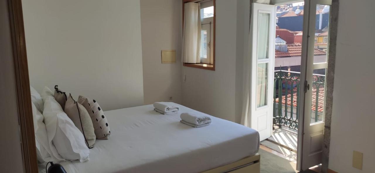 In - S. Bento Apartment