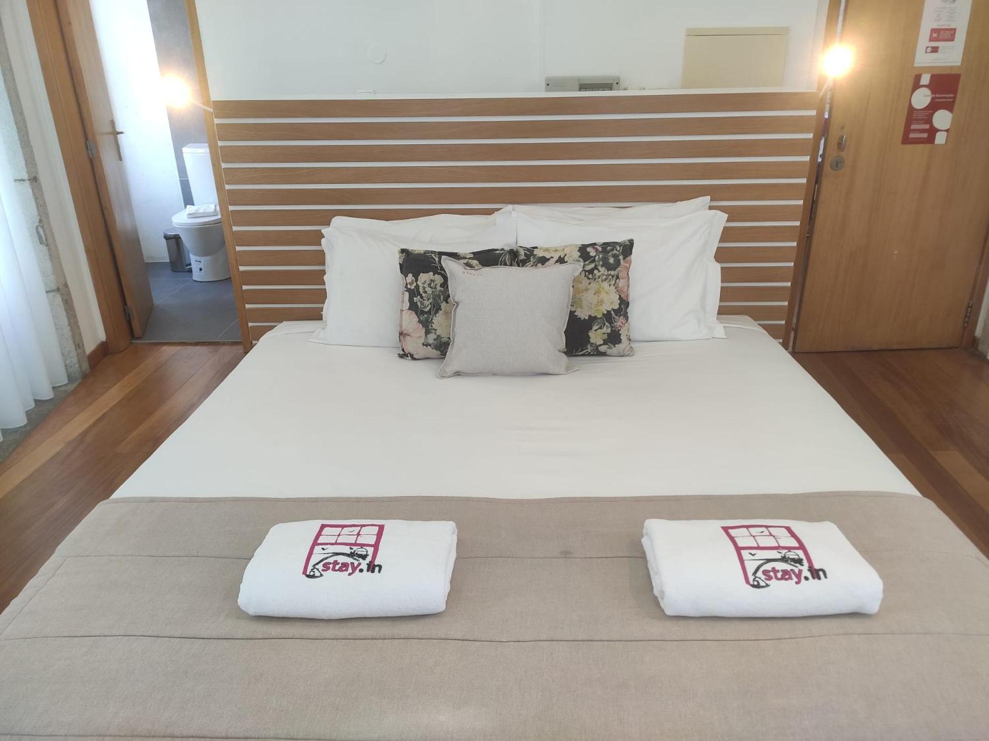 In - S. Bento Apartment *